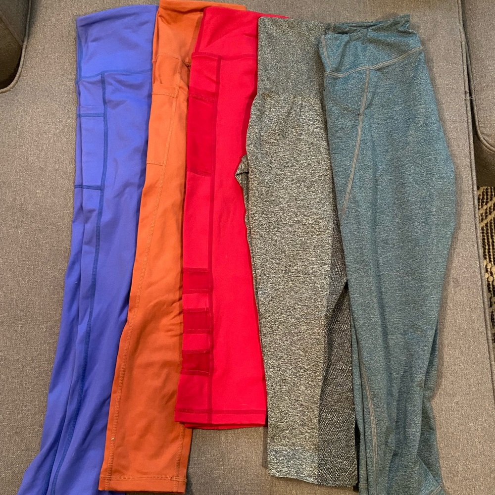 Lot of senita capri’s -small and extra small